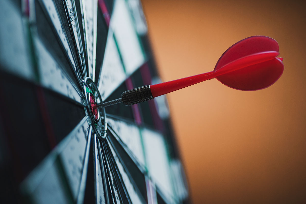 successful-bulls-eye-centre-dart-on-a-target-2025-01-07-05-57-08-utc